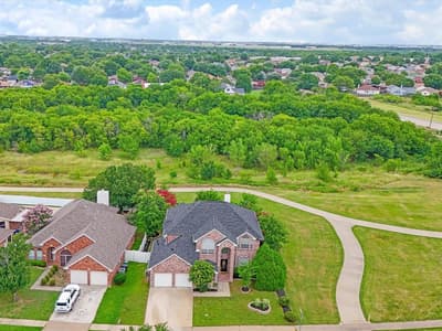 615 E Lynn Creek Drive, Arlington TX 76002