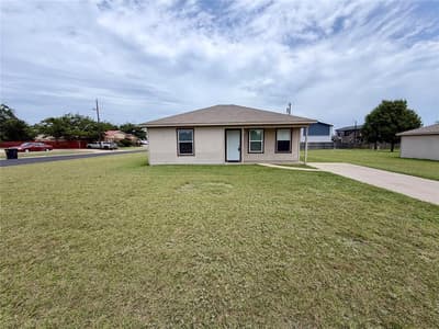 1708 Overland Drive, Cleburne TX 76033