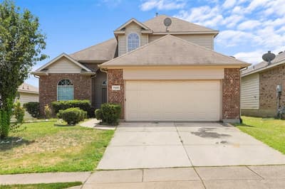7420 Alverstone Drive, Fort Worth TX 76120 - Photo 2