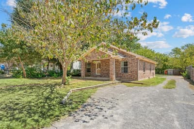 422 N Wood Street, Denton TX 76209 - Photo 2