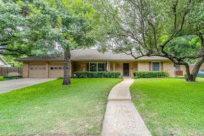 8520 Marys Creek Drive, Benbrook TX 76116