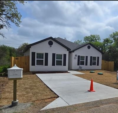 3513 Tomahawk Drive, Granbury TX 76048