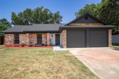 1120 S Timberline Drive, Benbrook TX 76126