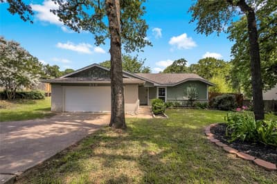 313 High Crest Drive, Azle TX 76020