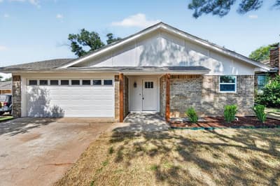 24 Oakmont Court, Pantego TX 76013