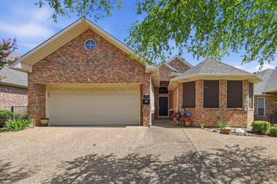 1609 Villa Court, Corinth TX 76210