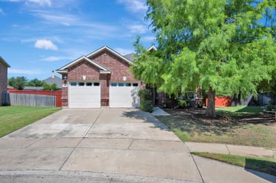 2225 Clairborne Drive, Fort Worth TX 76177