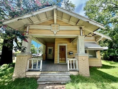 107 8th Street NE, Paris TX 75460