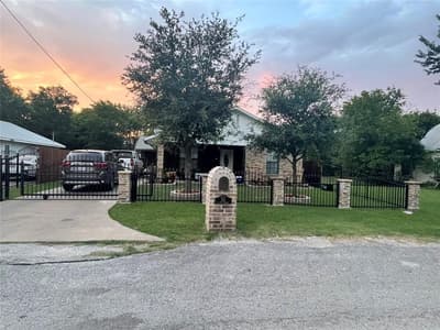 311 E 9th Street, Ferris TX 75125