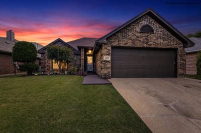 4833 Colonial Park Drive, Haltom City TX 76117