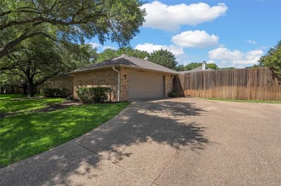 11001 Ridge Point Drive, Woodway TX 76712 - Photo 3