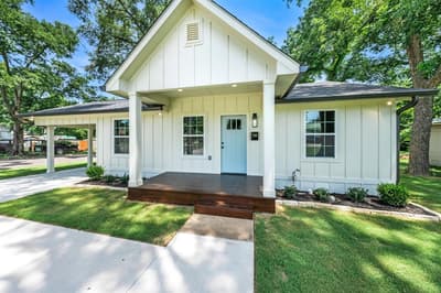 200 Whitworth Street, Sulphur Springs TX 75482