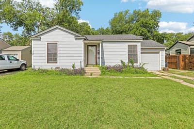 3812 Marks Place, Fort Worth TX 76116