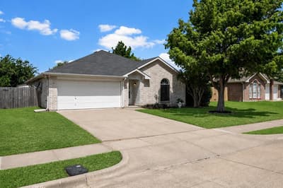 1309 Indian Wells Trail, Midlothian TX 76065