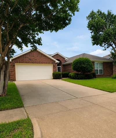 307 Dimes Street, Arlington TX 76002