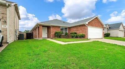 911 Hems Lane, Arlington TX 76001