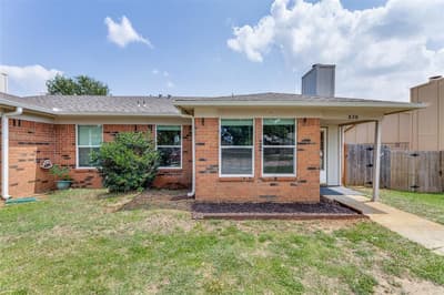828 Woodland Court, Kennedale TX 76060