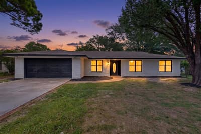 2821 Mccarley Drive, Commerce TX 75428