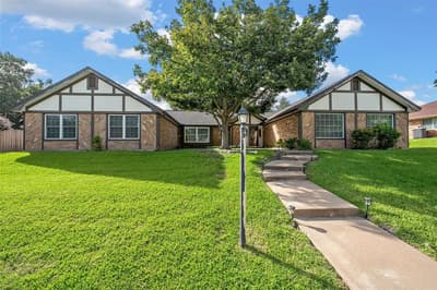 8202 Whippoorwill Drive, Woodway TX 76712 - Photo 2