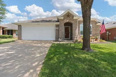 8436 Hawks Nest Drive, Fort Worth TX 76131