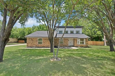 105 Oak Lane, Burleson TX 76028