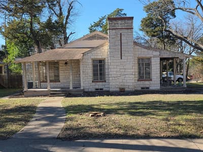 1403 Cedar Oaks Boulevard, Dallas TX 75216