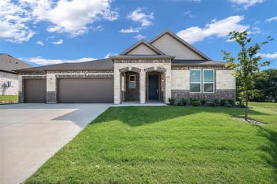1035 Auburn Drive, Justin TX 76247