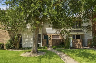 840 Creekside Drive, Lewisville TX 75067