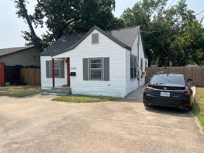 206 W 6th Street, Irving TX 75060 - Photo 2