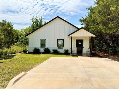 819 Arkansas River Drive, Granbury TX 76048