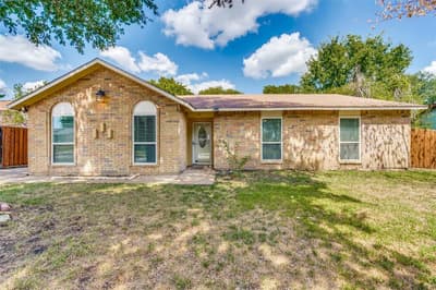 1249 High Meadow Lane, Lancaster TX 75146