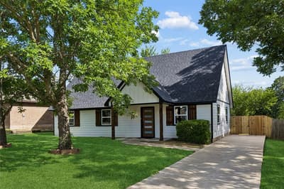 902 Melanie Lane, Keene TX 76059