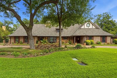 3805 Hollow Creek Road, Benbrook TX 76116