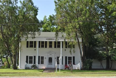 700 W Wrights Avenue, Comanche TX 76442