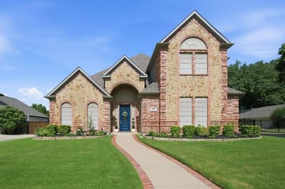 8221 Thornhill Drive, North Richland Hills TX 76182