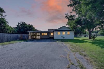 620 W Main Street, Crowley TX 76036