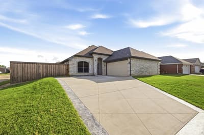 9101 Autumn Falls Drive, Fort Worth TX 76118