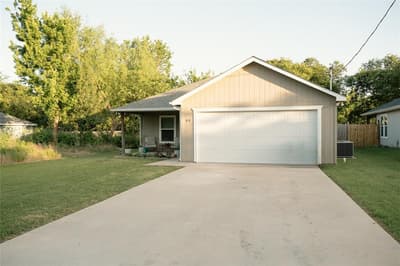 315 W Oak Street, Whitewright TX 75491