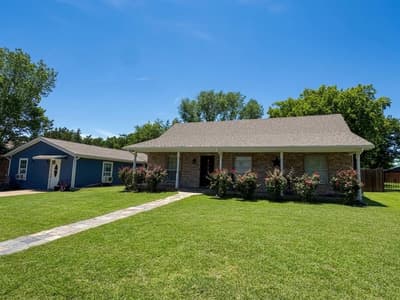 606 Iowa Street, Keene TX 76059