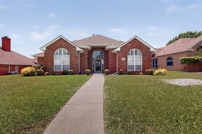 712 Regalwood Drive, DeSoto TX 75115