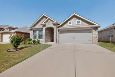 504 Cross Ridge Circle N, Fort Worth TX 76120