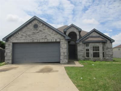 1100 Manhassett Court, Fort Worth TX 76140