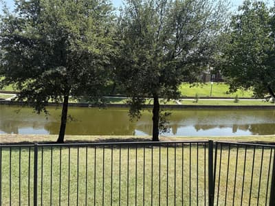 308 Riverwalk Lane, Irving TX 75063 - Photo 5