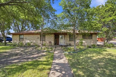 300 Pebble Creek Lane, Red Oak TX 75154 - Photo 2