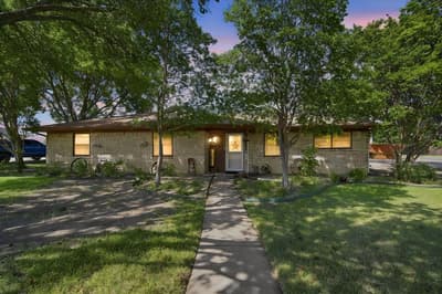 300 Pebble Creek Lane, Red Oak TX 75154