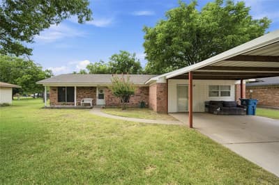 504 E Roosevelt Avenue, Whitney TX 76692 - Photo 2