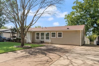 121 Dallas Drive, Euless TX 76039