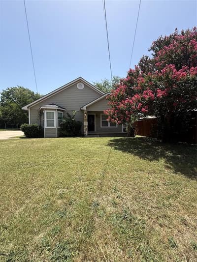 1209 W Lone Star Avenue, Cleburne TX 76033