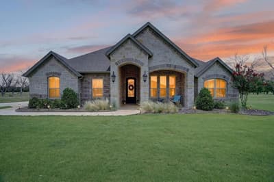 1136 Tremont Lane, Granbury TX 76049