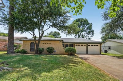 2512 Bent Tree Lane, Arlington TX 76016